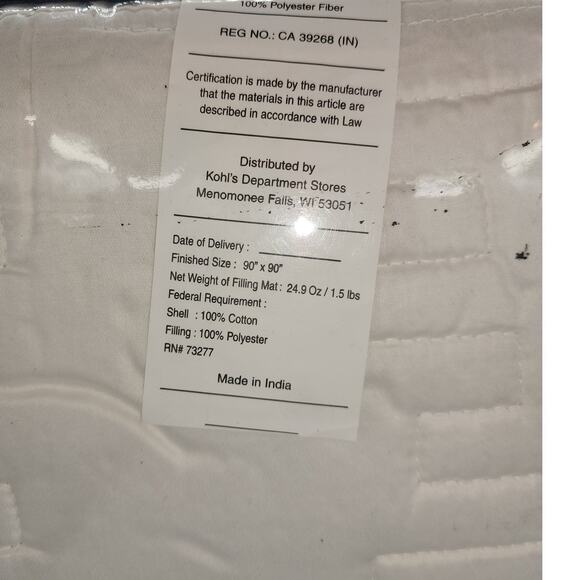 Simply Vera Wang White Signature Key Full/Queen Coverlet - Picture 4 of 5